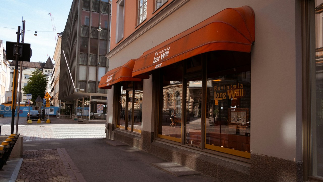 Pizza Hut Closed 19 Locations Suddenly cover